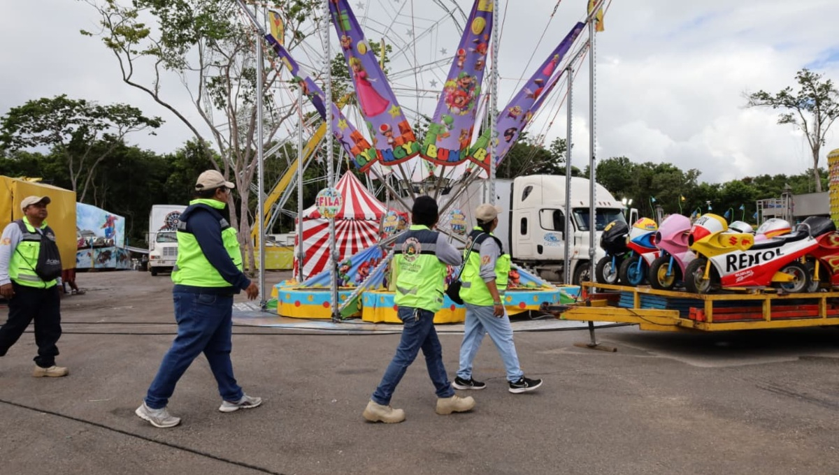 Protección Civil revisa juegos mecánicos a un día de la inauguración de la Expofer.