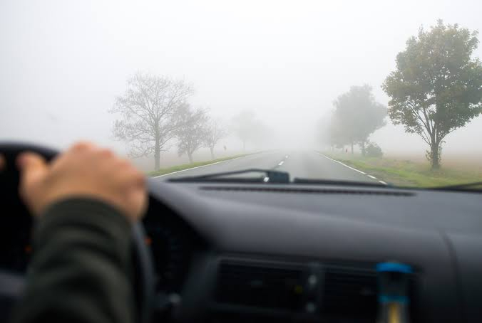 Las autoridades recomiendan extremar precauciones en carreteras, donde también circulan vehículos pesados
