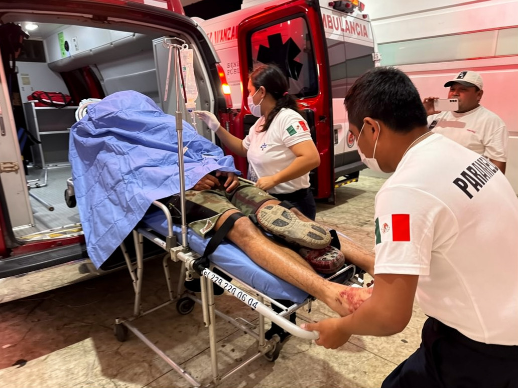 Paramédicos trasladaron al lesionado a un hospital para recibir atención médica especializada