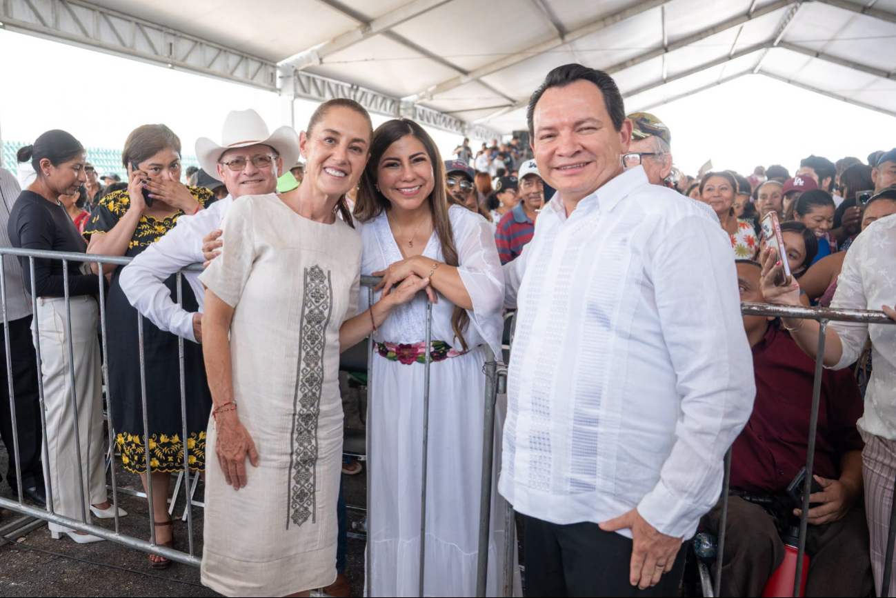 Claudia Sheinbaum y Joaquín Díaz Mena encabezaron la entrega de 432 viviendas del programa Vivienda para el Bienestar en Umán, Yucatán