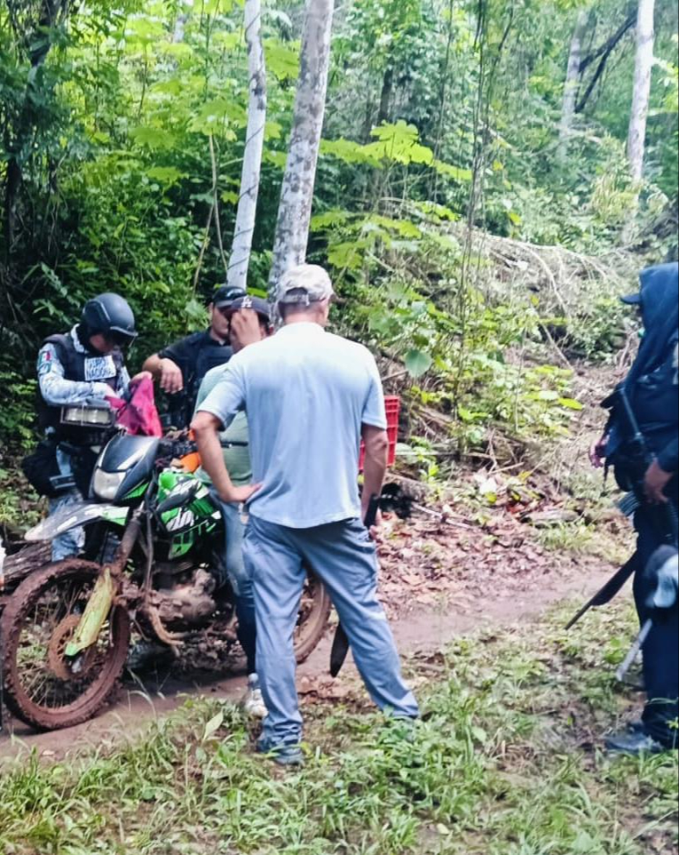 Durante el despliegue se peinaron carreteras rurales y brechas adentradas en zonas boscosas.
