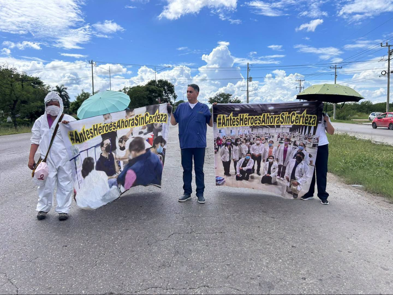 Personal del Hospital General Agustín O’Horán se manifestó este sábado 17 de octubre en Mérida.