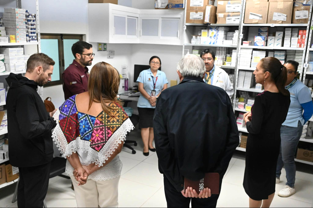 Supervisó avances de proyectos hospitalarios que buscan ampliar la atención médica en Quintana Roo.