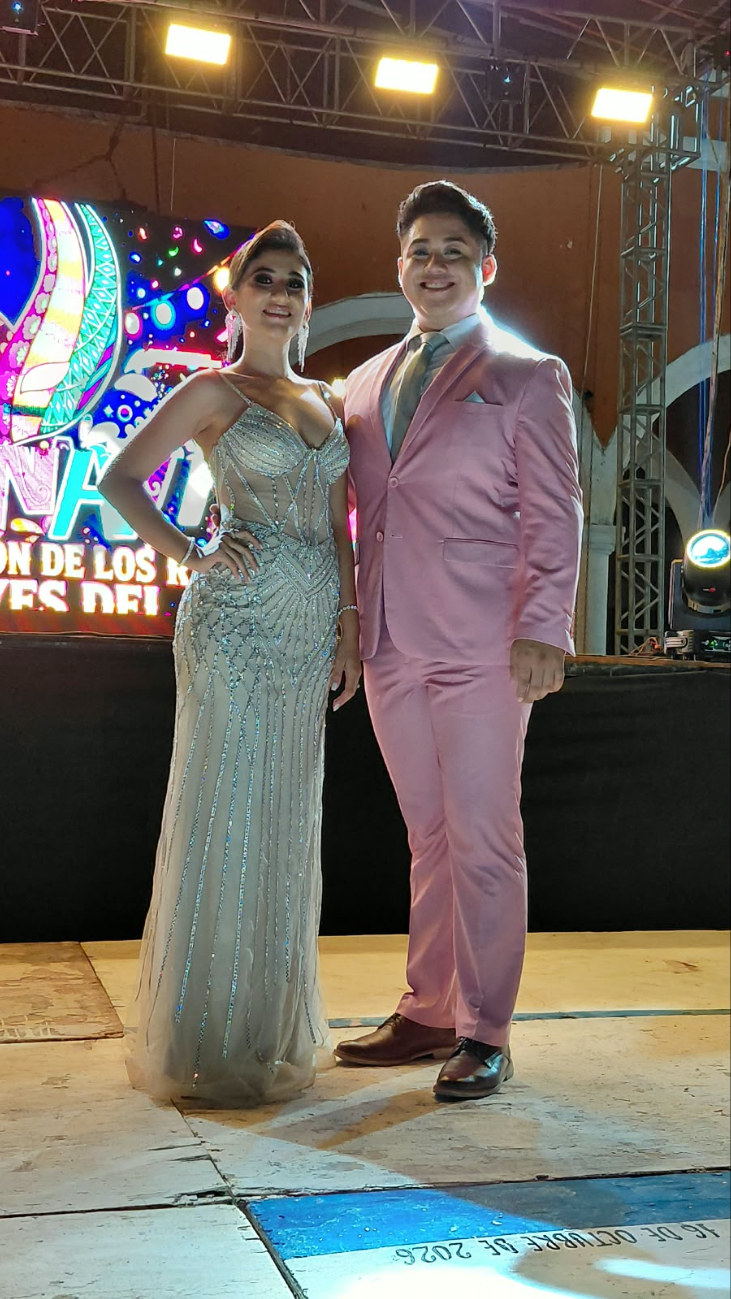 Abril Castañeda Koyoc y Eligio May Cabrera fueron presentados oficialmente como los soberanos del Carnaval de Hecelchakán 2027,