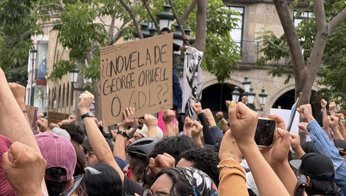 Gobierno de Jalisco convoca a denunciar vandalismo tras marcha por agua limpia.