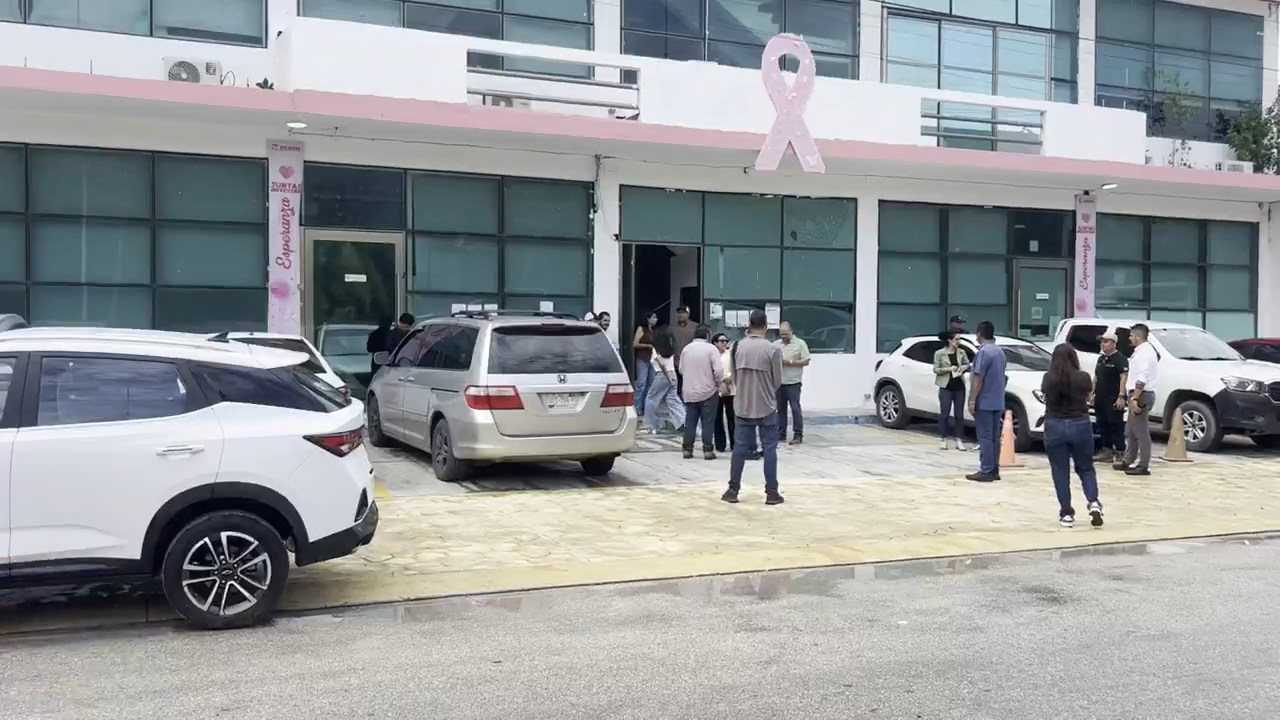 Alcaldesa de Puerto Morelos asegura que cooperará con la FGR tras operativo en Lagos del Sol