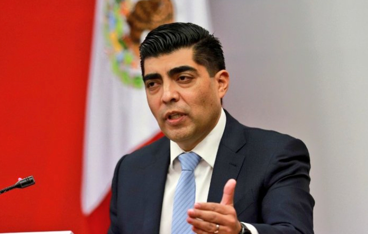 Carlos Candelaria presentó su renuncia a la Secretaría de Economía