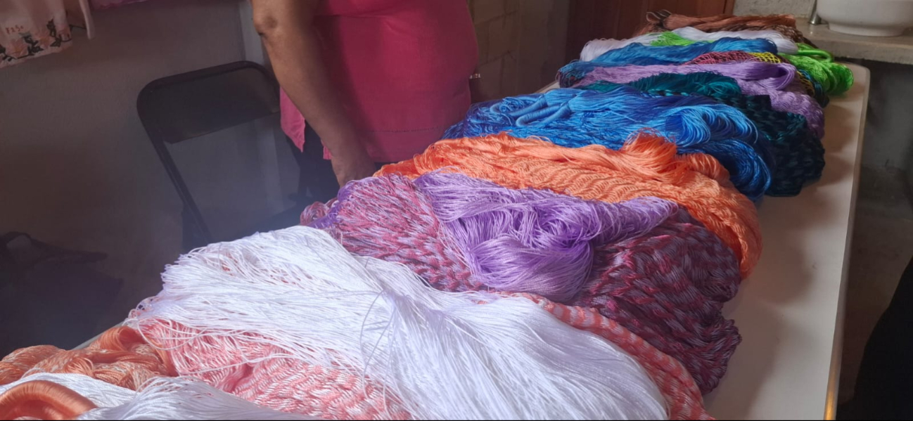 Las hamacas medianas tienen un precio de mil 500 pesos, mientras que los modelos grandes se comercializan en mil 800 pesos