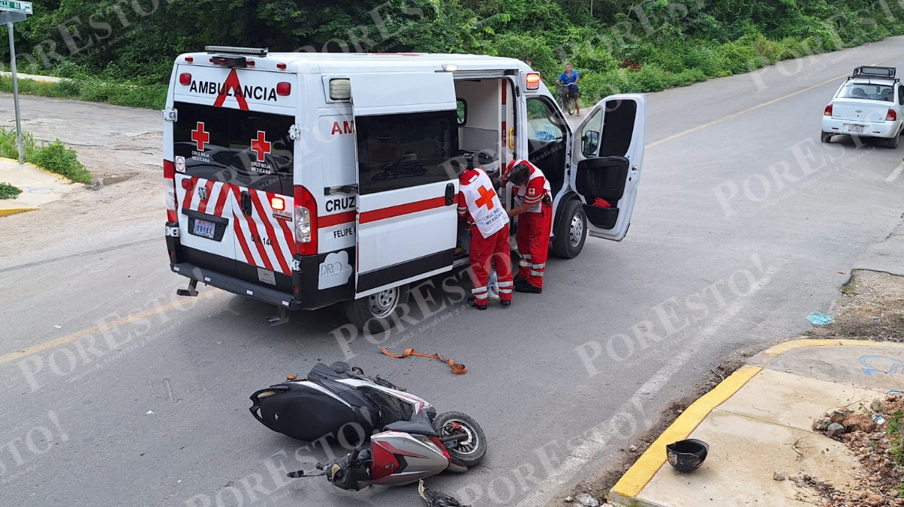 La joven fue atendida por paramédicos de la Cruz Roja.