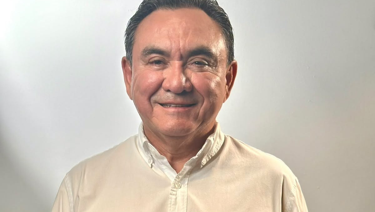 Liborio Vidal se registra en Morena para la coordinación municipal de Mérida
