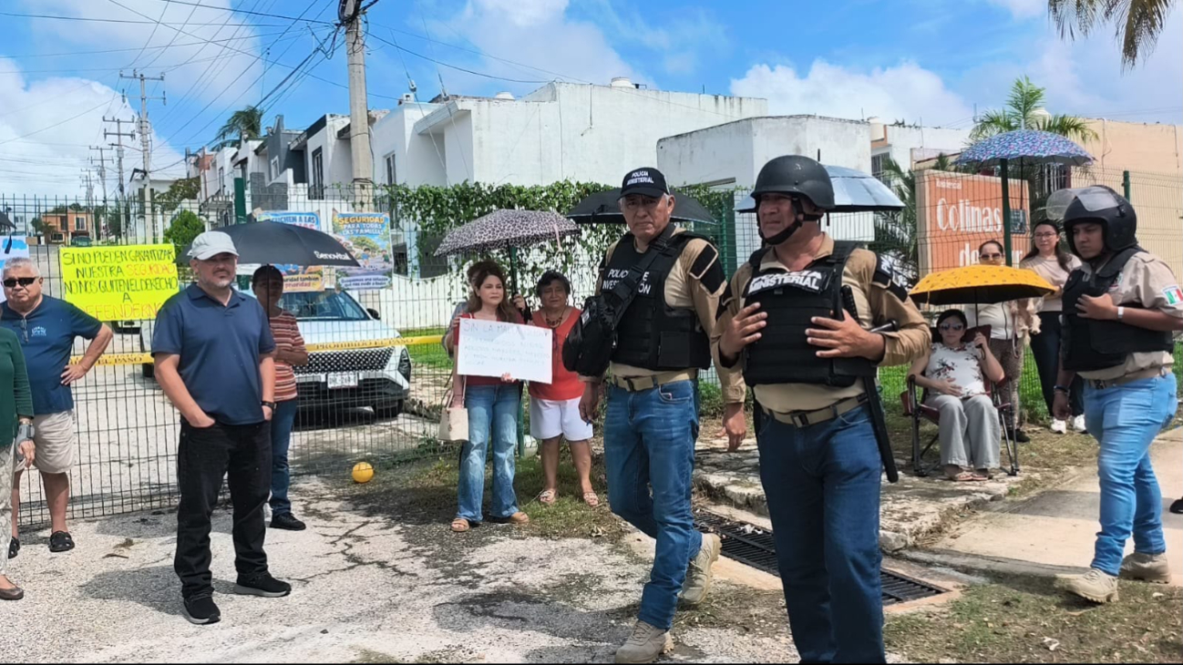 Personal de la FGE Campeche acudió al fraccionamiento Colinas del Sur para ejecutar una orden judicial.