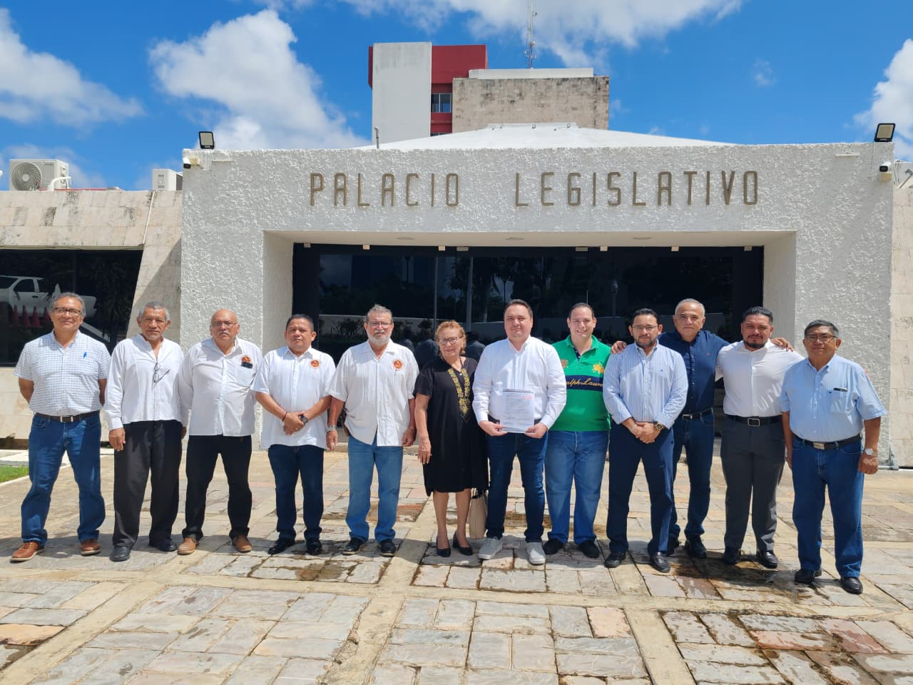 Barras y Colegios de Abogados en Campeche presentaron una iniciativa al Congreso local.