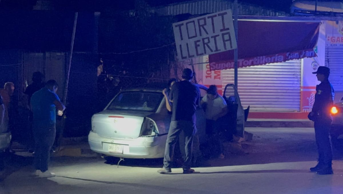 Conductor en estado de ebriedad se estrella contra una tortillería