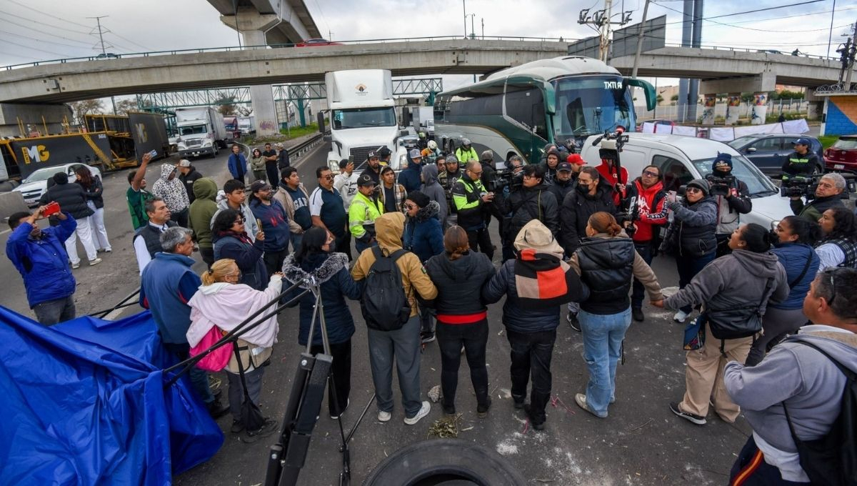 Los inconformes acordaron permitir el paso de vehículos durante cinco minutos por cada 50 minutos de cierre para reducir las afectaciones