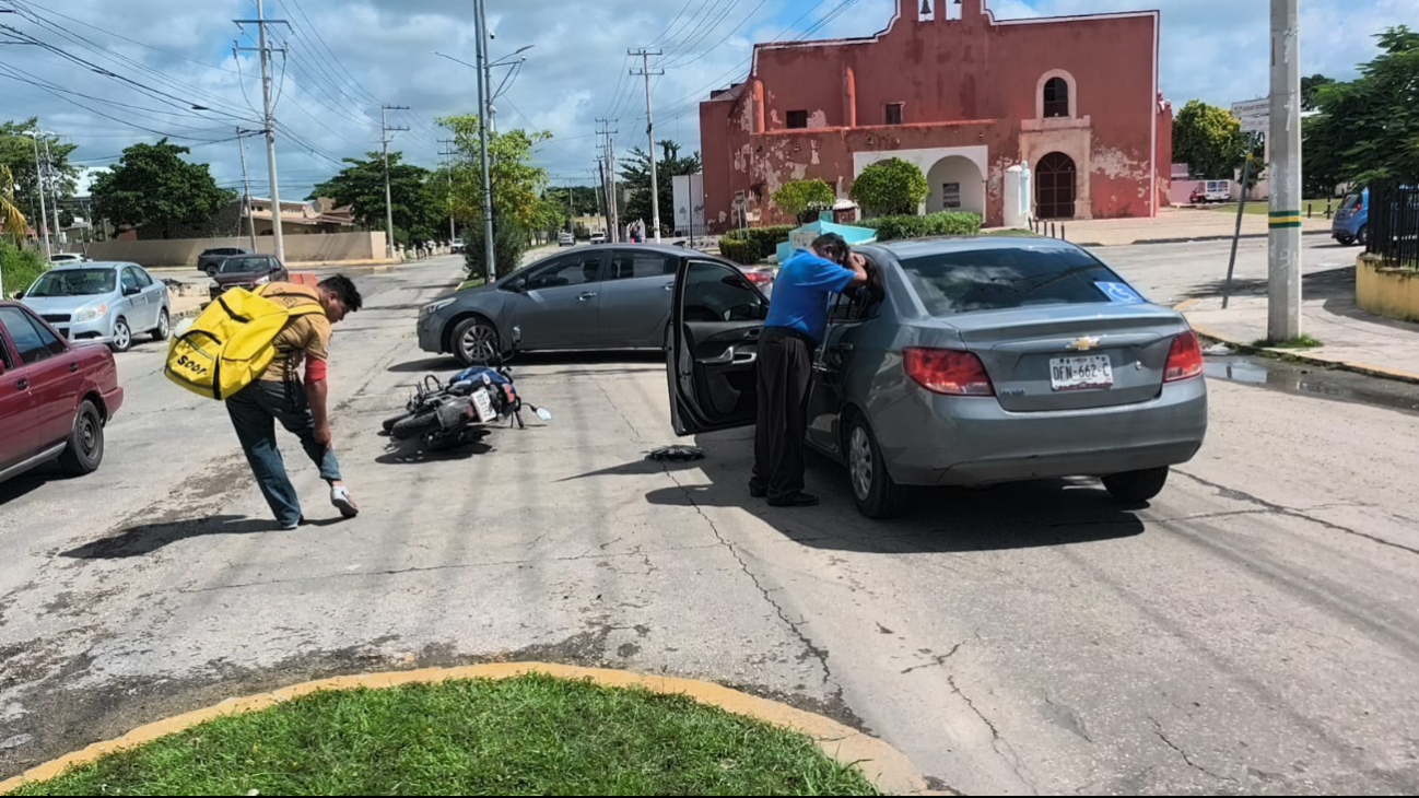 Percance vial en avenida Miguel Alemán deja a motociclista lesionado en San Francisco