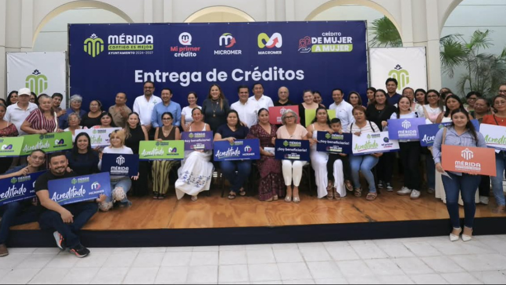 Ayuntamiento de Mérida entrega 108 créditos a emprendedores y pequeños negocios