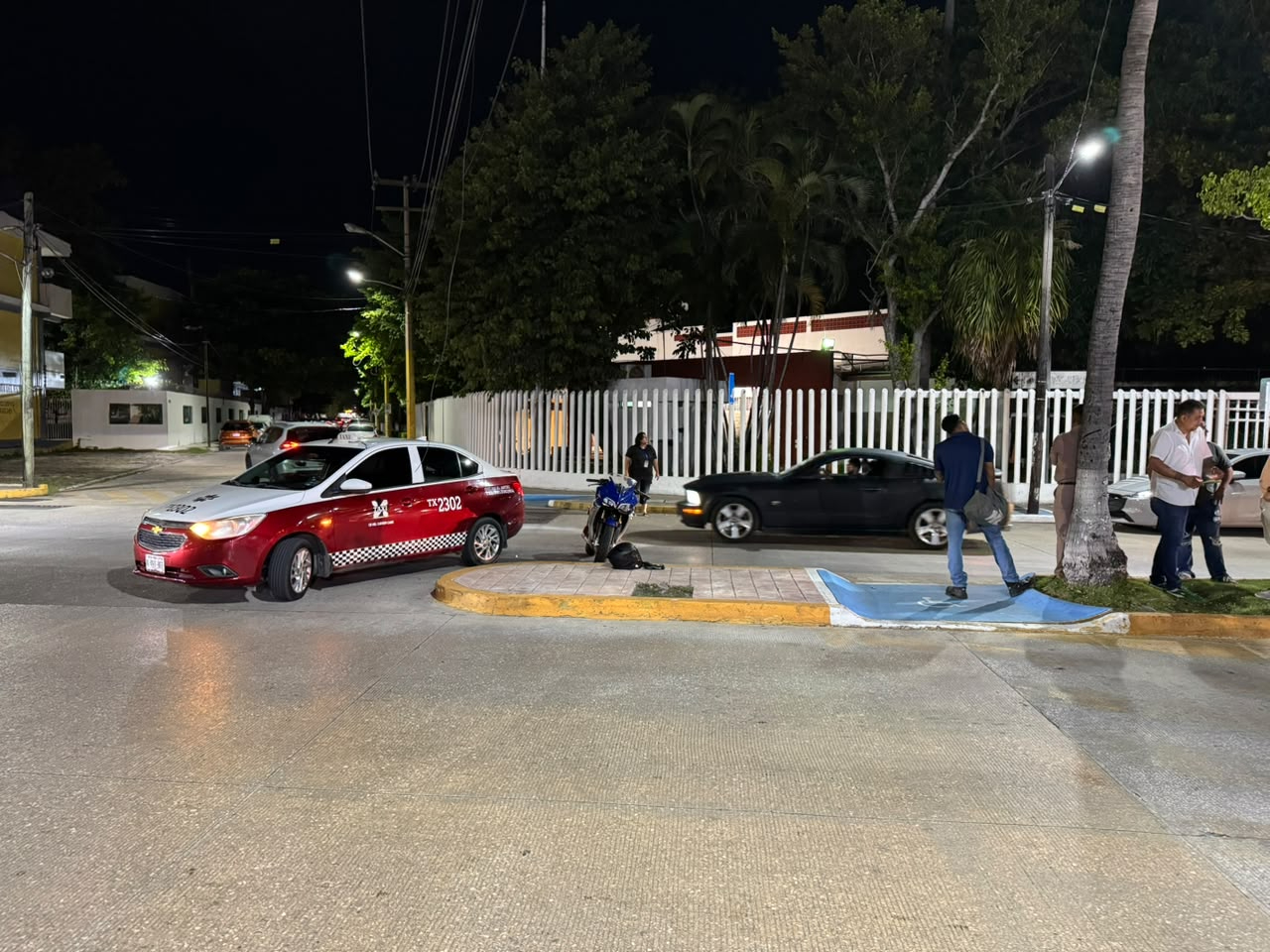 ¡Choque por alcance en la colonia Morelos deja daños materiales frente a Ceramat!