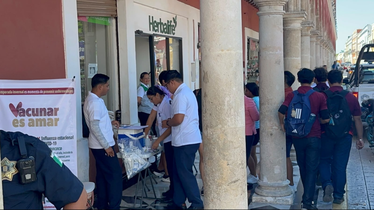 Una menor de edad se desmayó al momento de recibir una vacuna en el centro de la ciudad.