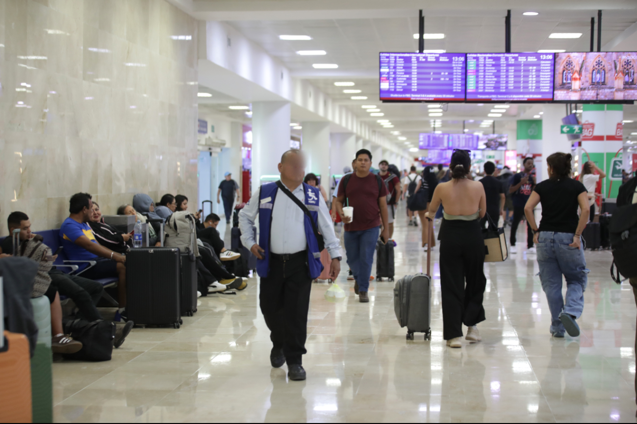 Trabajadores del aeropuerto reportan desembolsos de hasta 200 pesos diarios únicamente en combustible para ir a laborar.