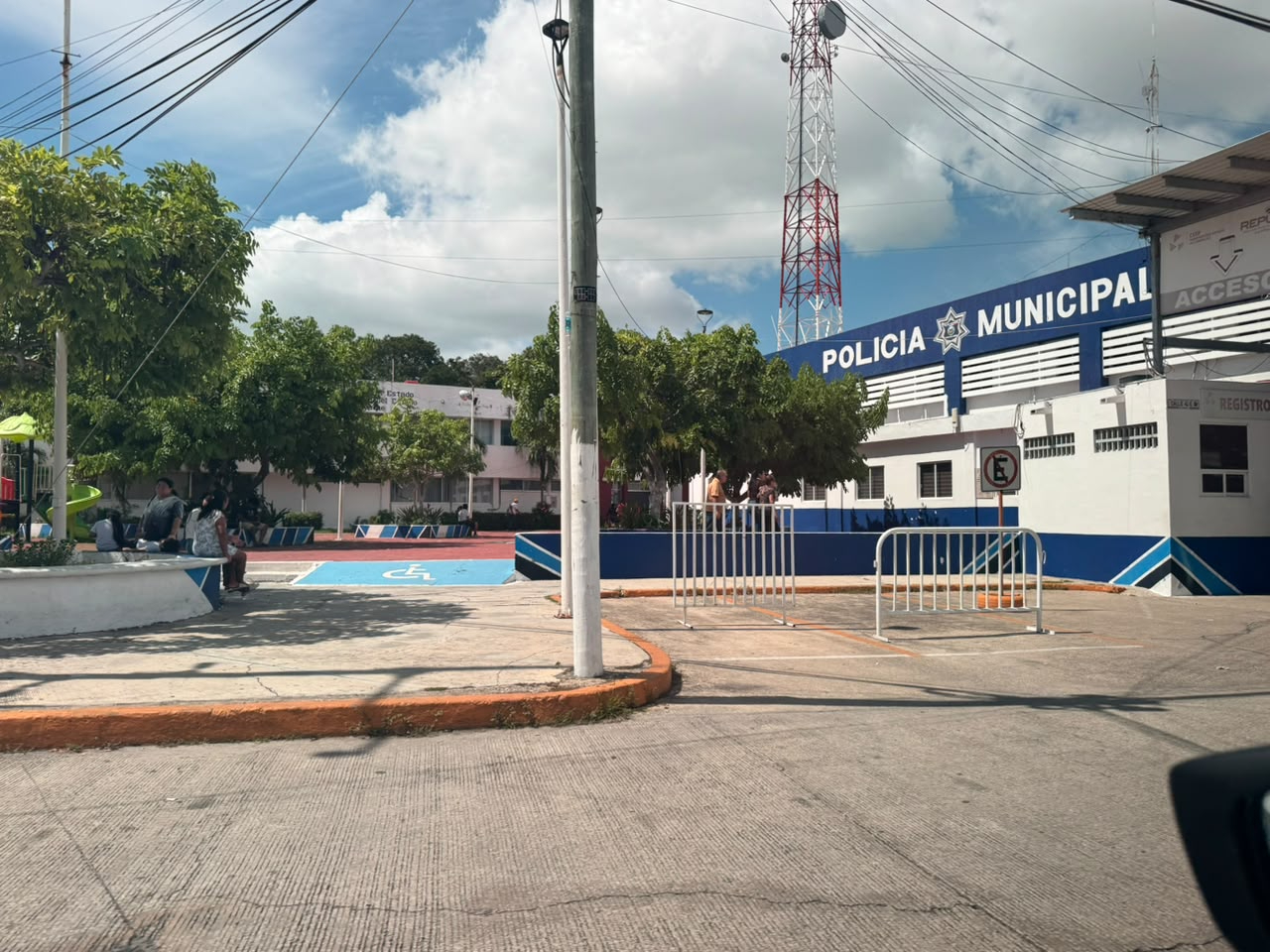La víctima fue identificada como Manuel B. J., detenido durante la madrugada por presuntas agresiones.