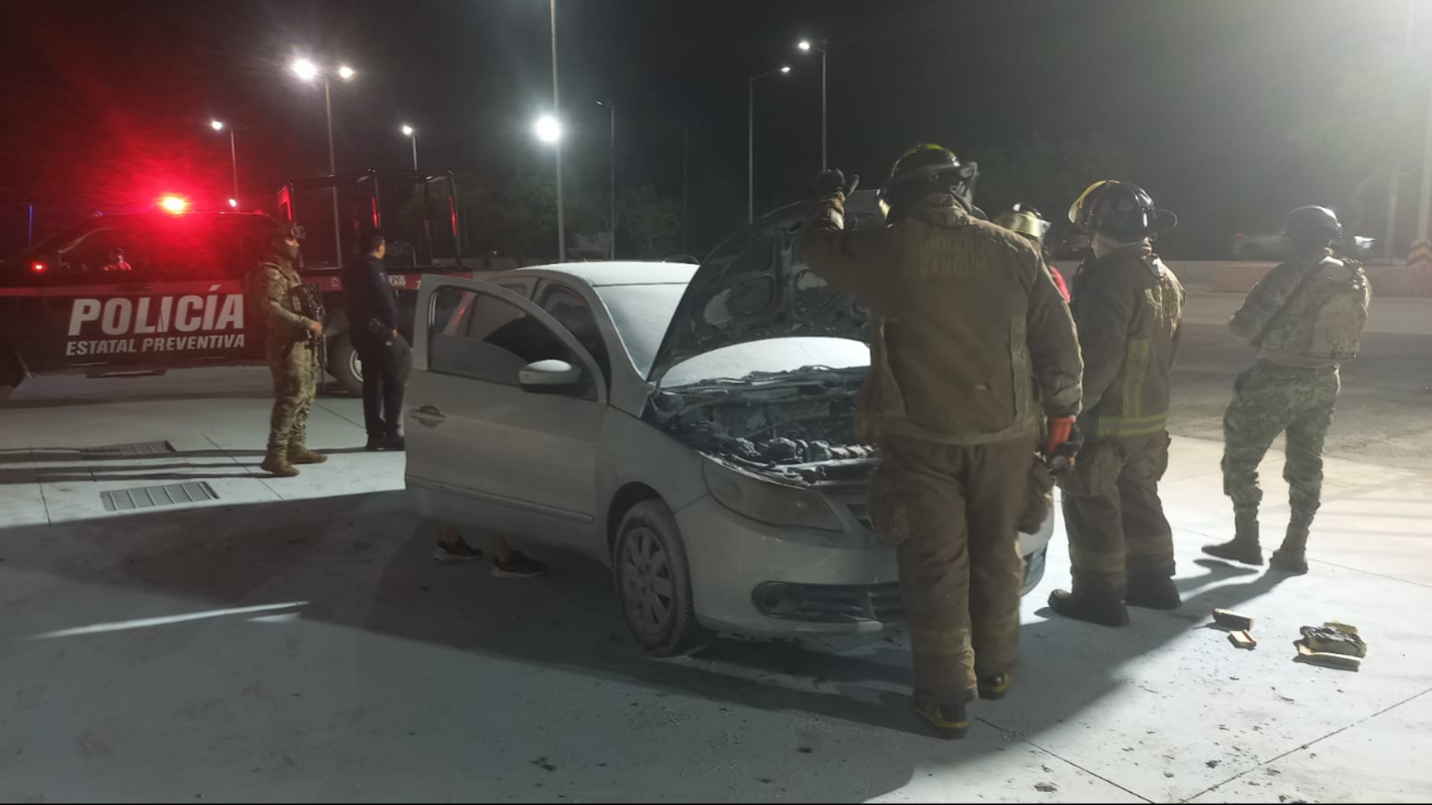 Los vulcanos evitaron que el fuego alcanzara el tanque de gasolina y causara una explosión.