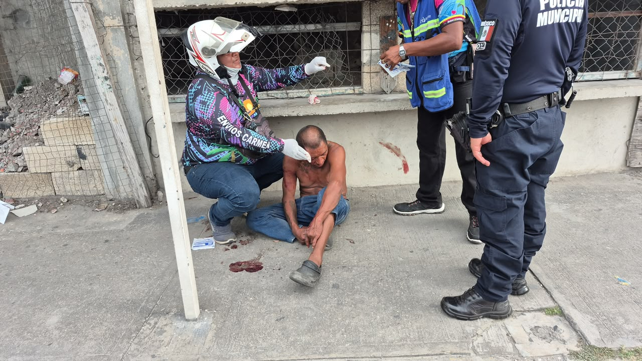 El incidente provocó una abundante hemorragia en la ceja derecha