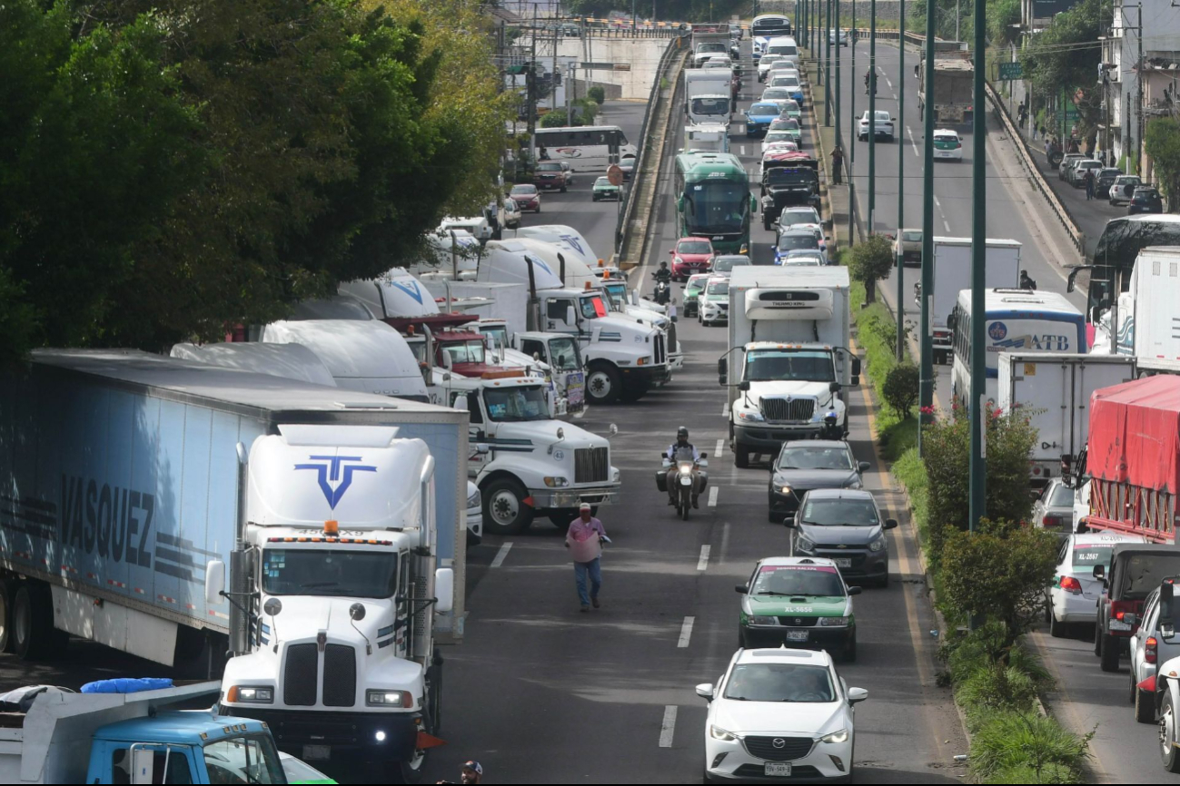 El Gobierno de México reiteró que mantiene abiertos los canales de comunicación con las organizaciones transportistas para atender sus demandas