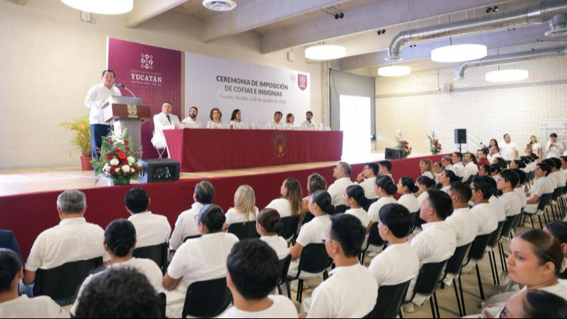Imponen cofias e insignias a estudiantes de Enfermería del Bachillerato Baillères