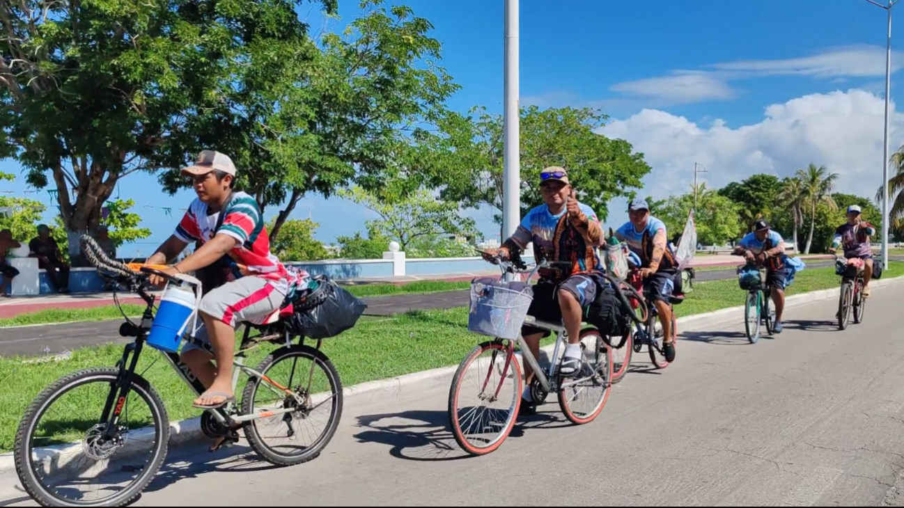 Siete peregrinos de la Península de Yucatán iniciaron una travesía en bicicleta hacia los santuarios guadalupanos.