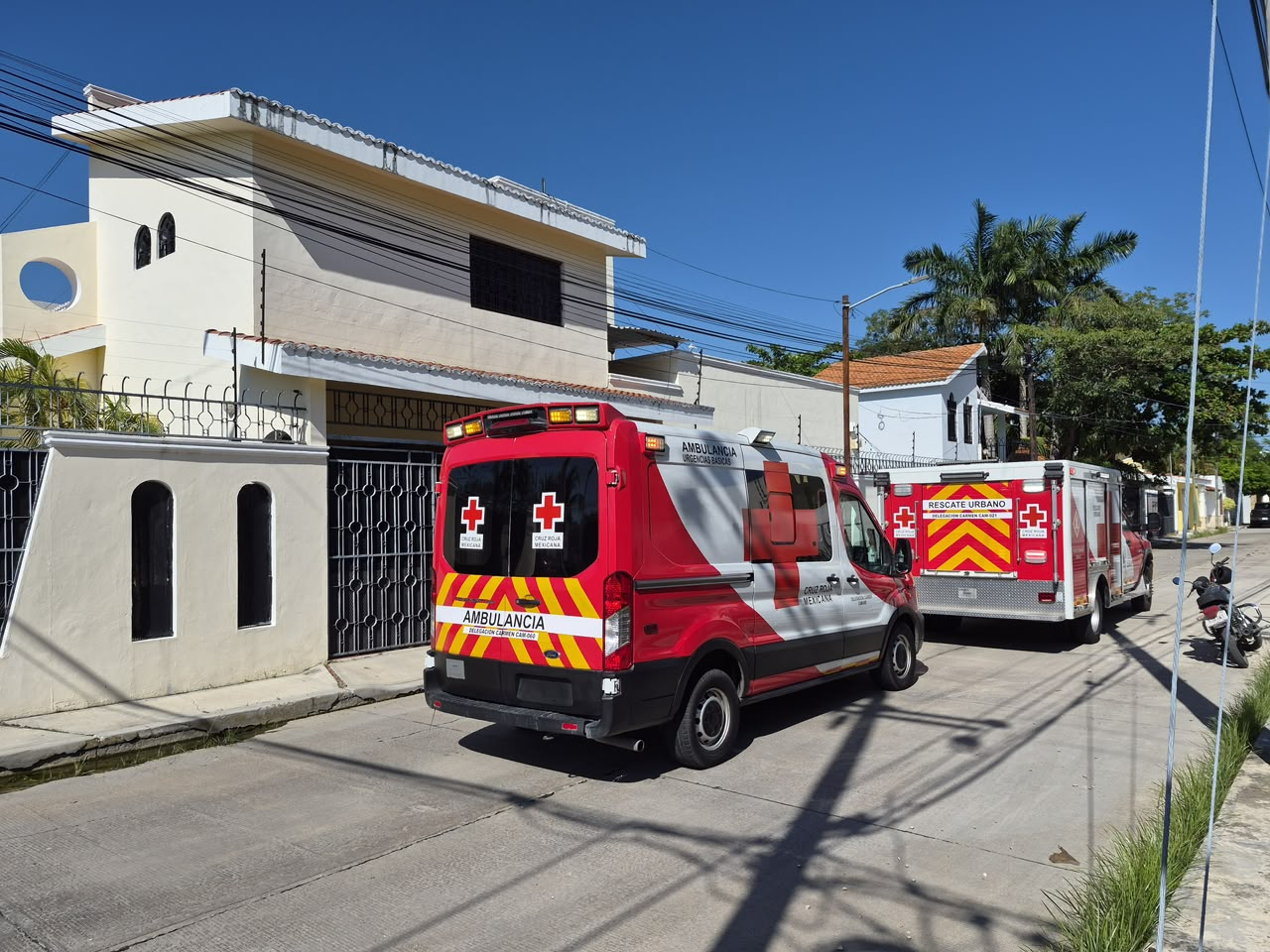 Un trabajador sufrió un accidente tras caer de unas escaleras en el fraccionamiento Miami.