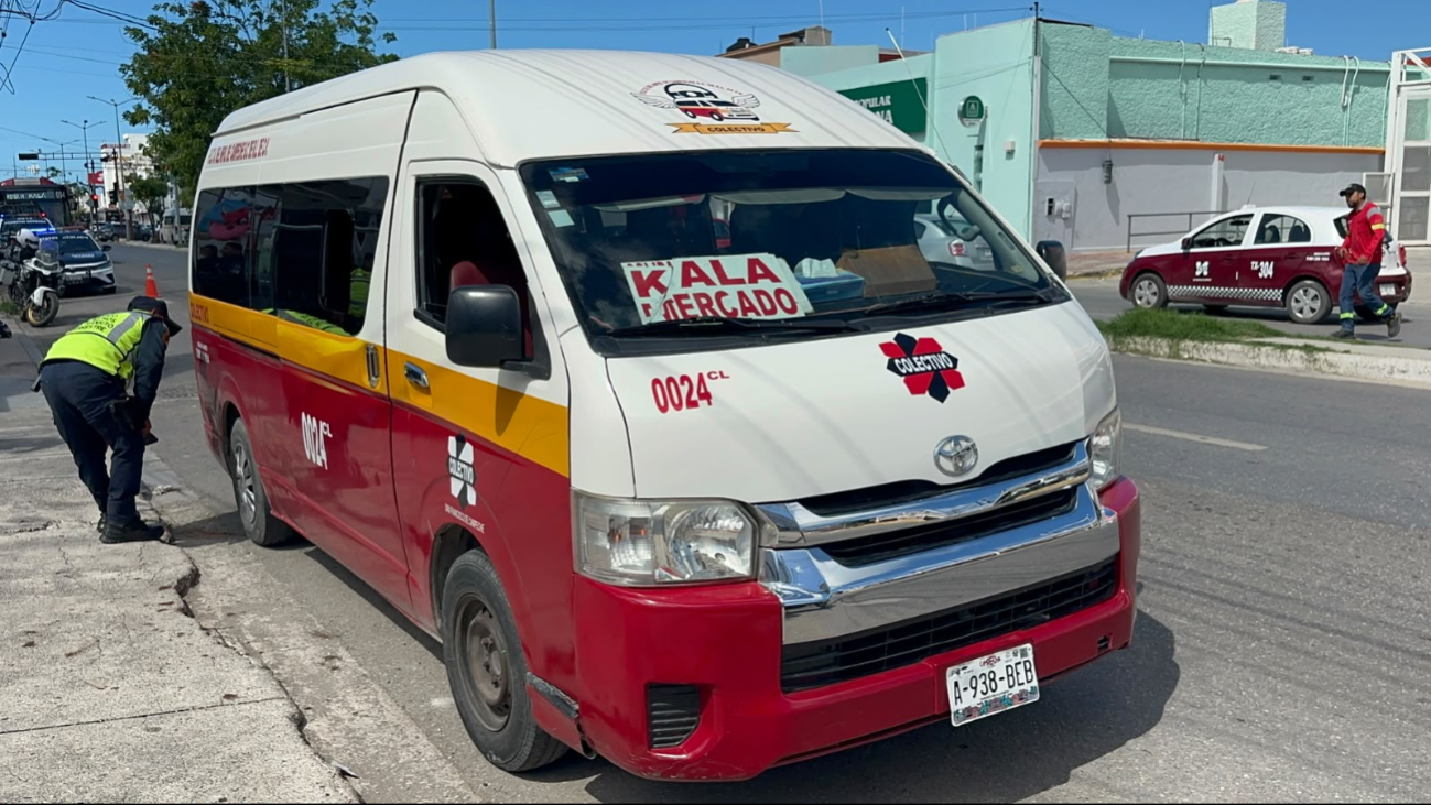 Una motociclista resultó lesionada en el barrio de Santa Ana, Campeche.