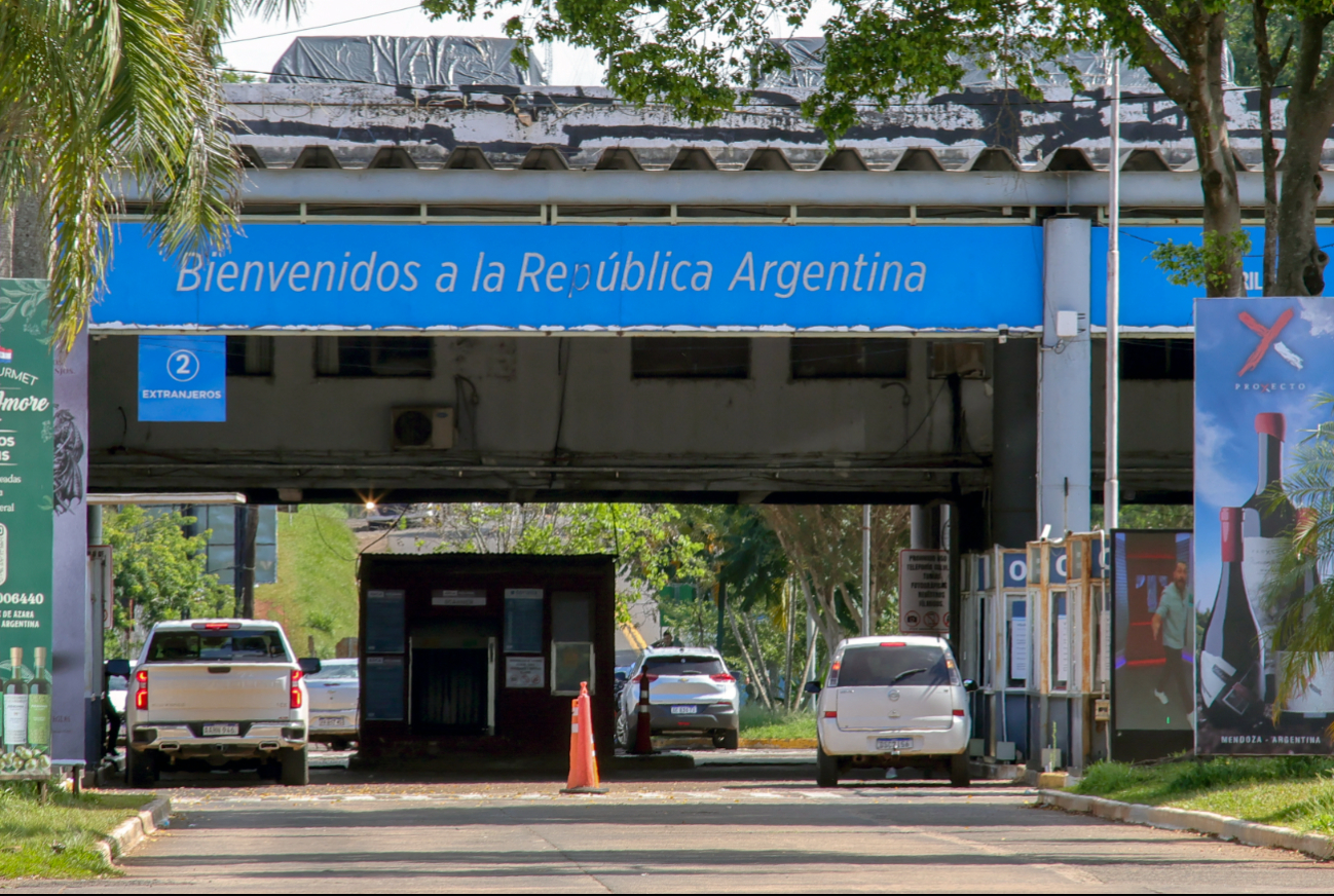 Bolsonaro habría llegado a Argentina y después tomado un vuelo a Ecuador.