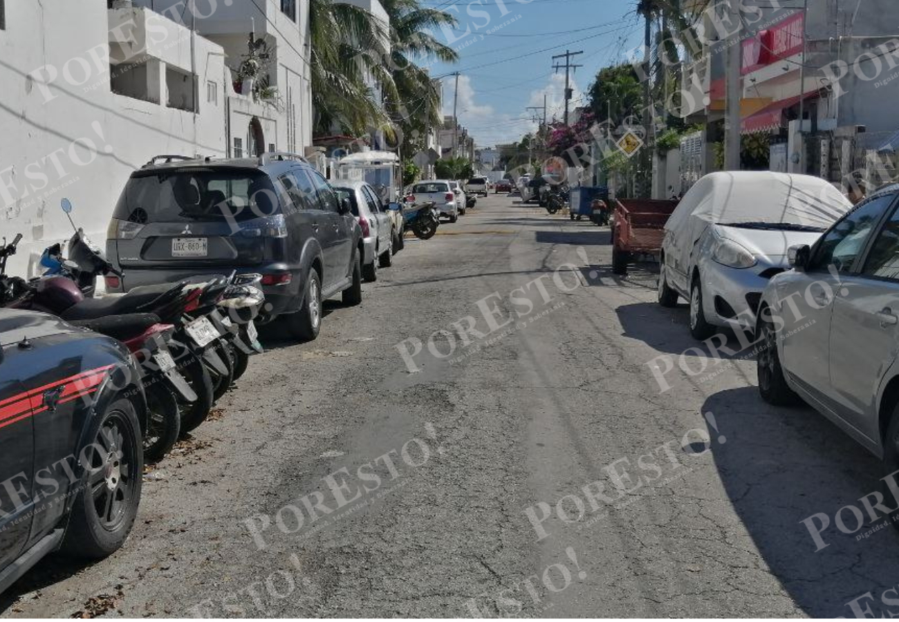 Vecinos demandan medidas urgentes de control ante las disputas por espacios de estacionamiento frente a sus viviendas y negocios