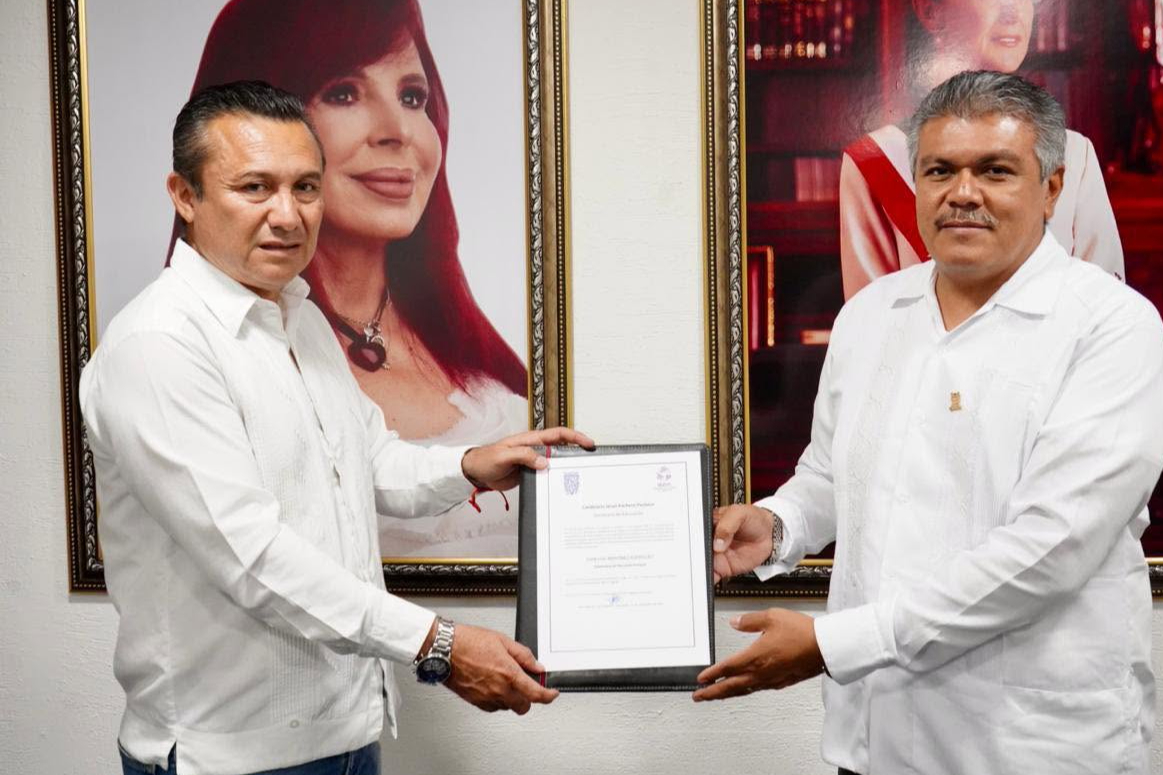La designación estuvo a cargo del secretario de Educación, Candelario Jesús Pacheco Pacheco.