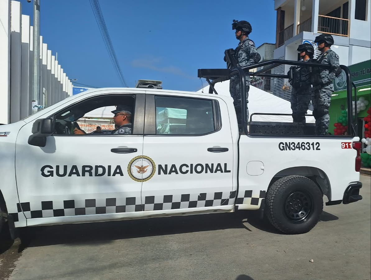 Elementos de la Guardia Nacional implementaron un operativo en la comunidad.