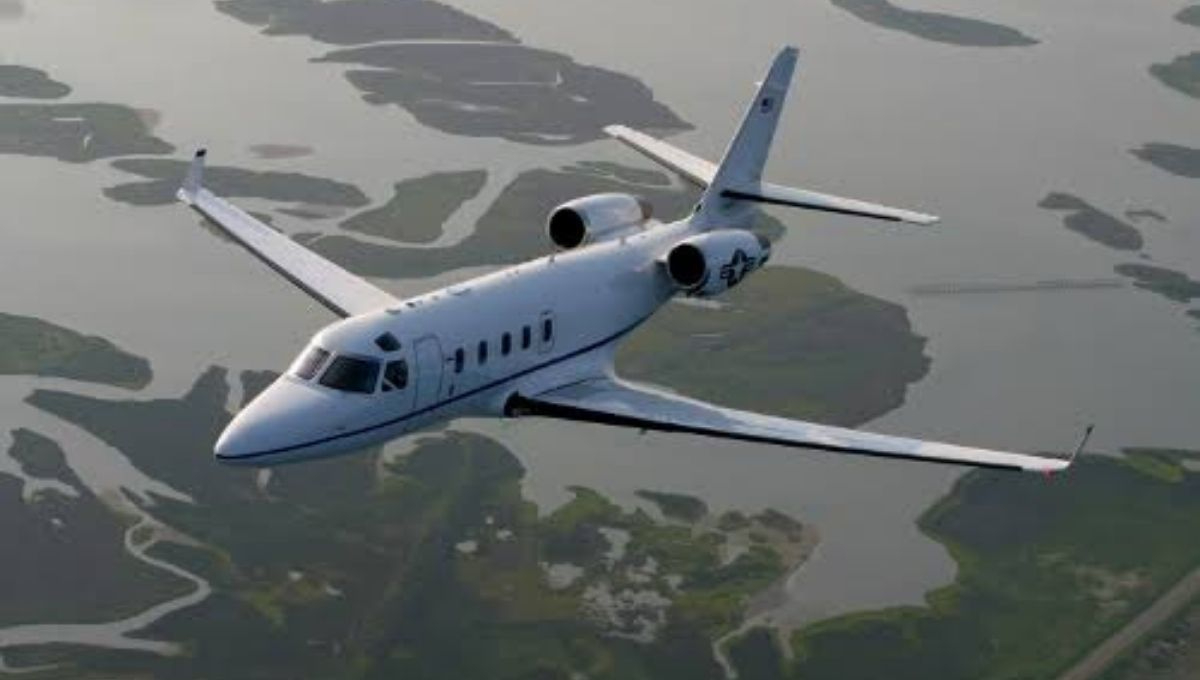 Avión Gulfstream G100