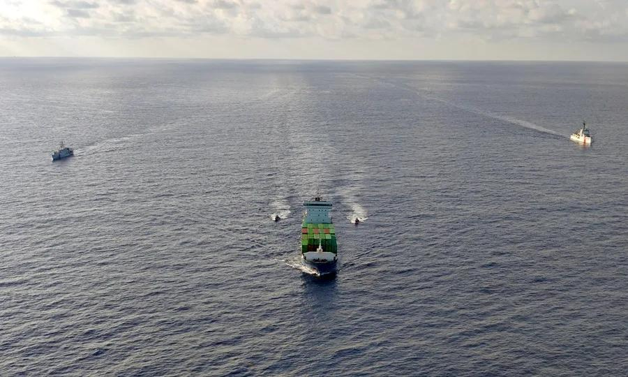 Personal de la Armada de México encontró grandes cantidades de combustible en los tanques de lastre del portacontenedores, además de contenedores que presuntamente almacenaban más hidrocarburos