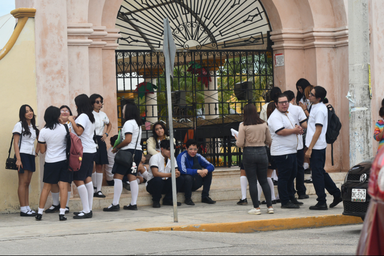 El titular de la Seduc, Candelario Pacheco, aclaró que en Campeche no se han reportado hechos violentos de esa magnitud.
