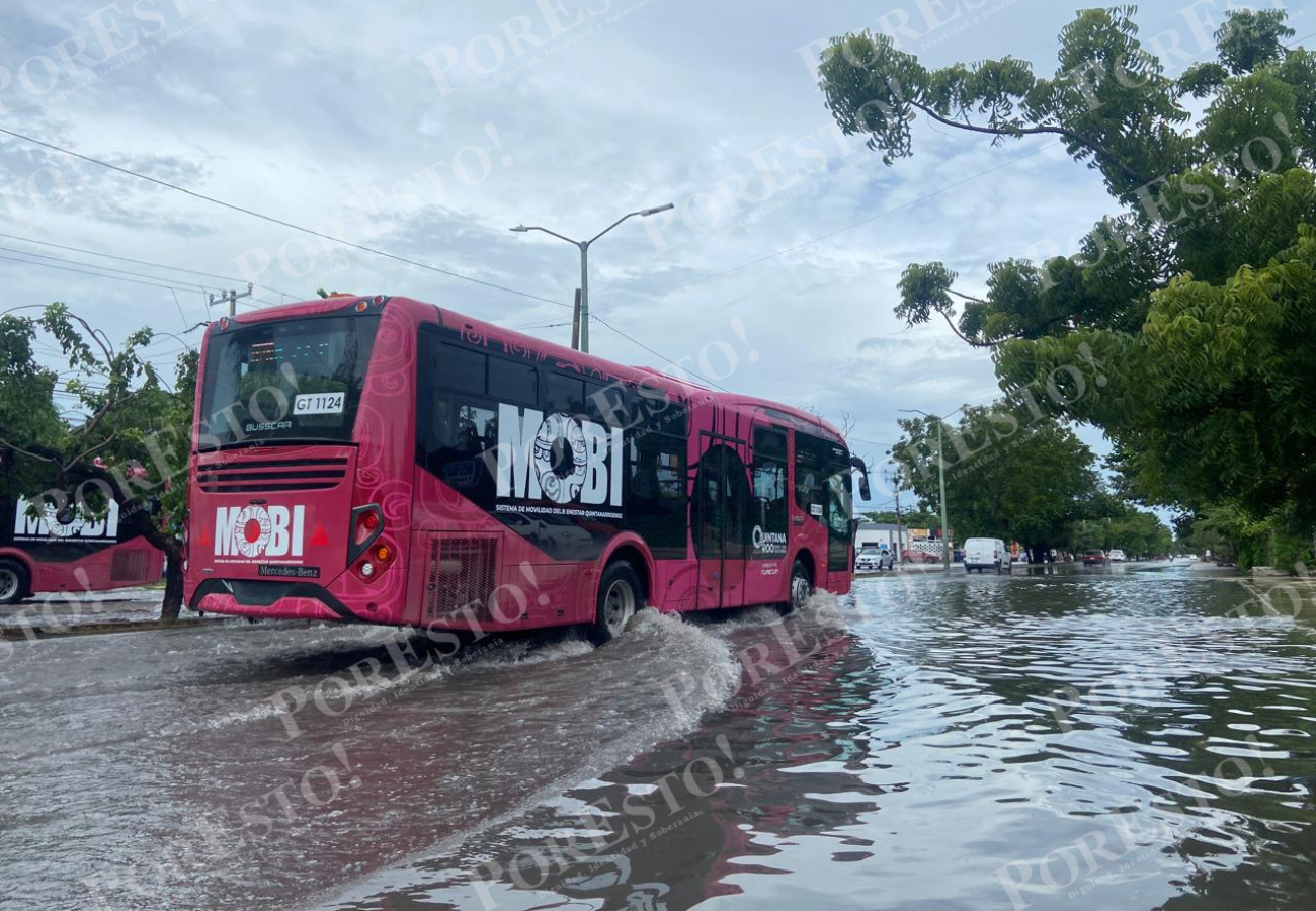 El transporte público circula con retrasos y a baja velocidad en zonas afectadas por las lluvias