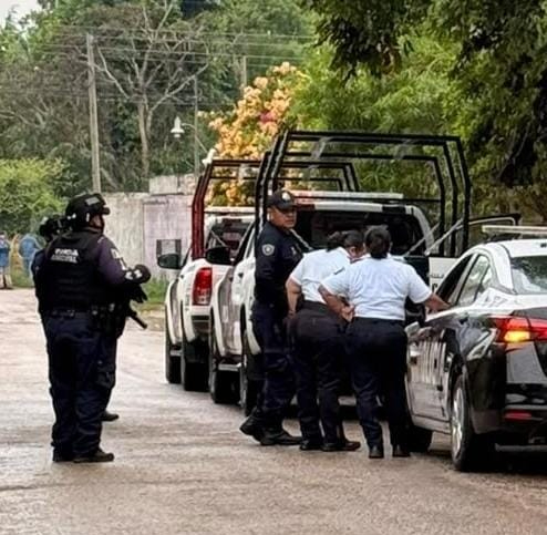 Elementos policiacos acudieron al sitio tras el reporte de los trabajadores.