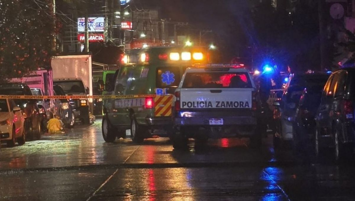 La zona donde ocurrió la agresión fue asegurada para permitir el trabajo de peritos y agentes de investigación