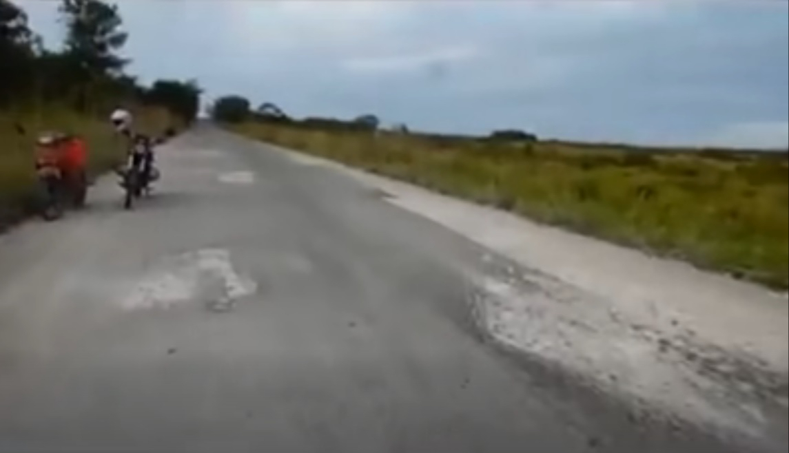 Usuarios en redes sociales viralizaron fotos de los hoyancos exigiendo una solución inmediata a las autoridades.