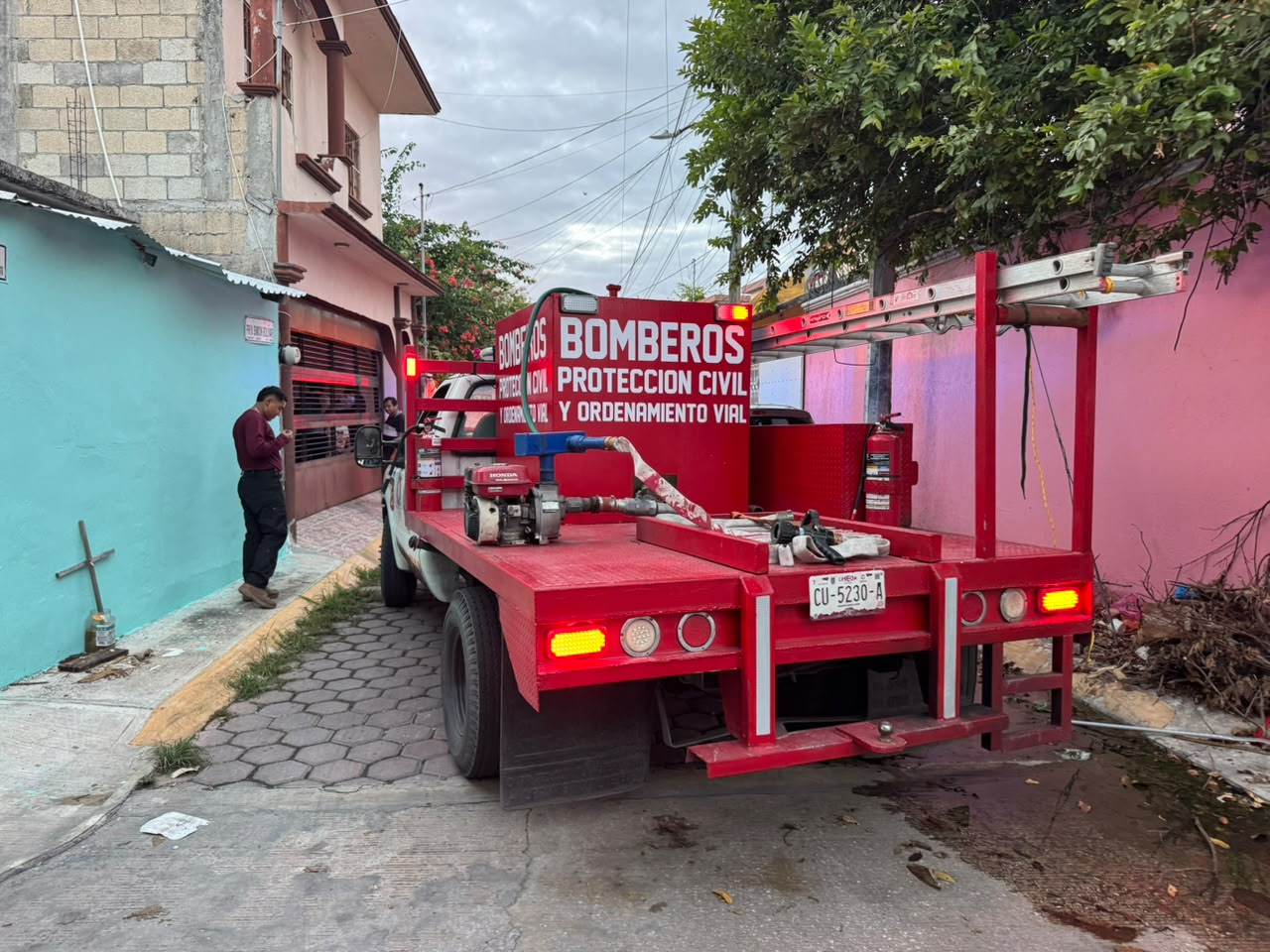 Un flamazo por fuga de gas en una vivienda movilizó a los cuerpos de emergencia en Ciudad del Carmen.