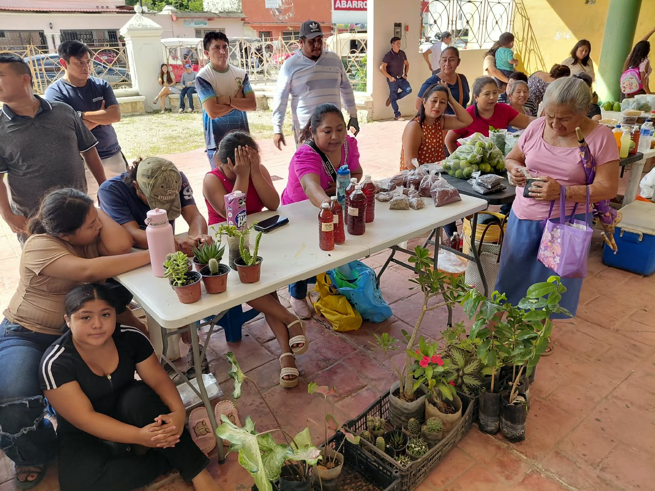 En Hopelchén participaron diez grupos de productores campesinos.