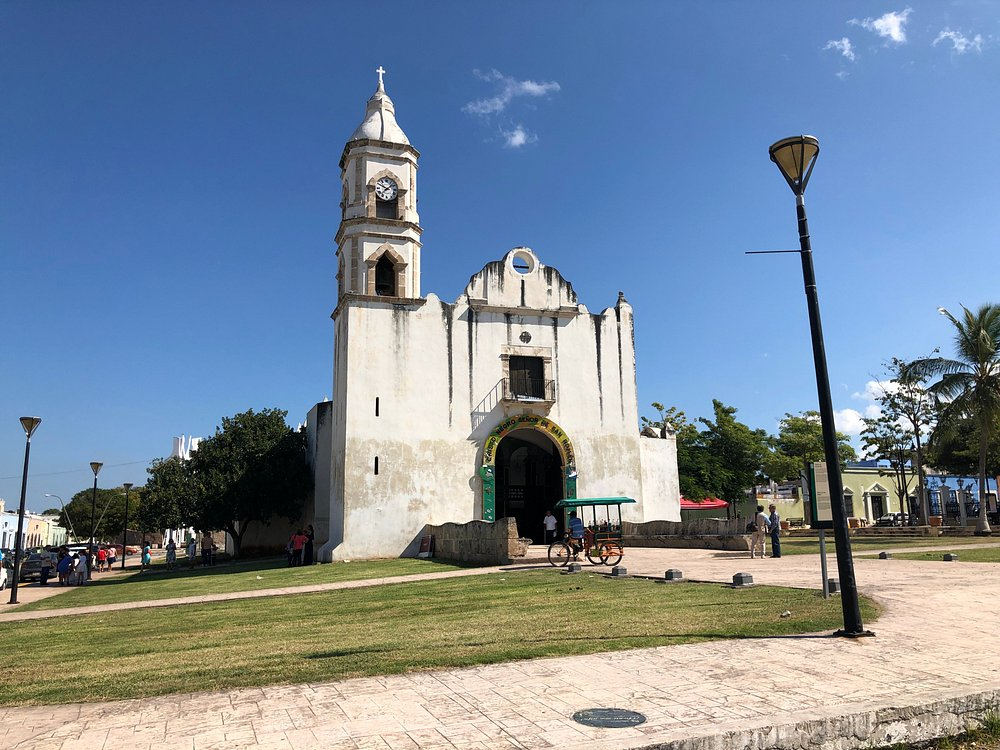 Parroquias de Campeche anunciaron actividades por el Día de Muertos 2026.