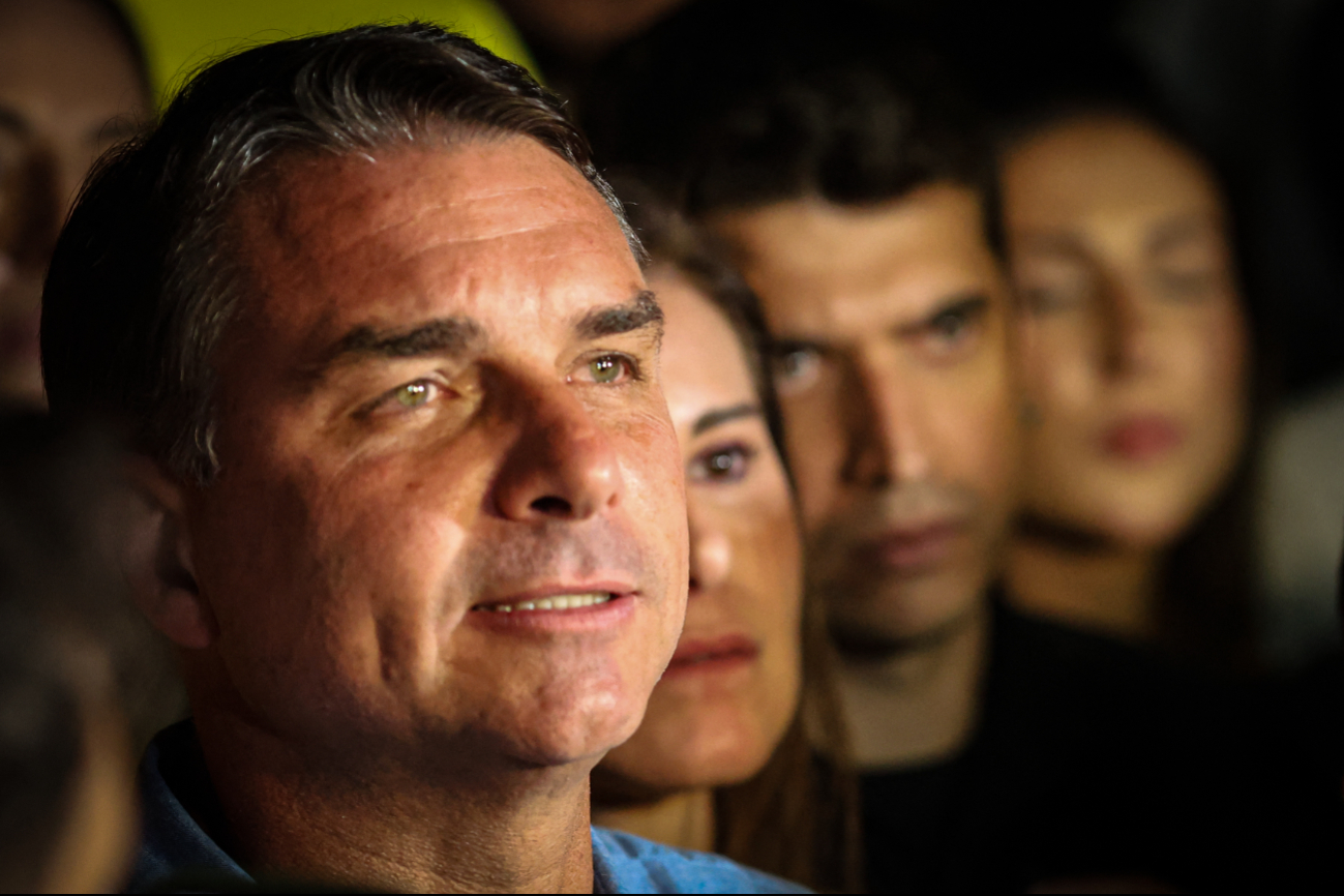 Los Bolsonaro tuvieron una primera vuelta exitosa en las elecciones de Brasil.