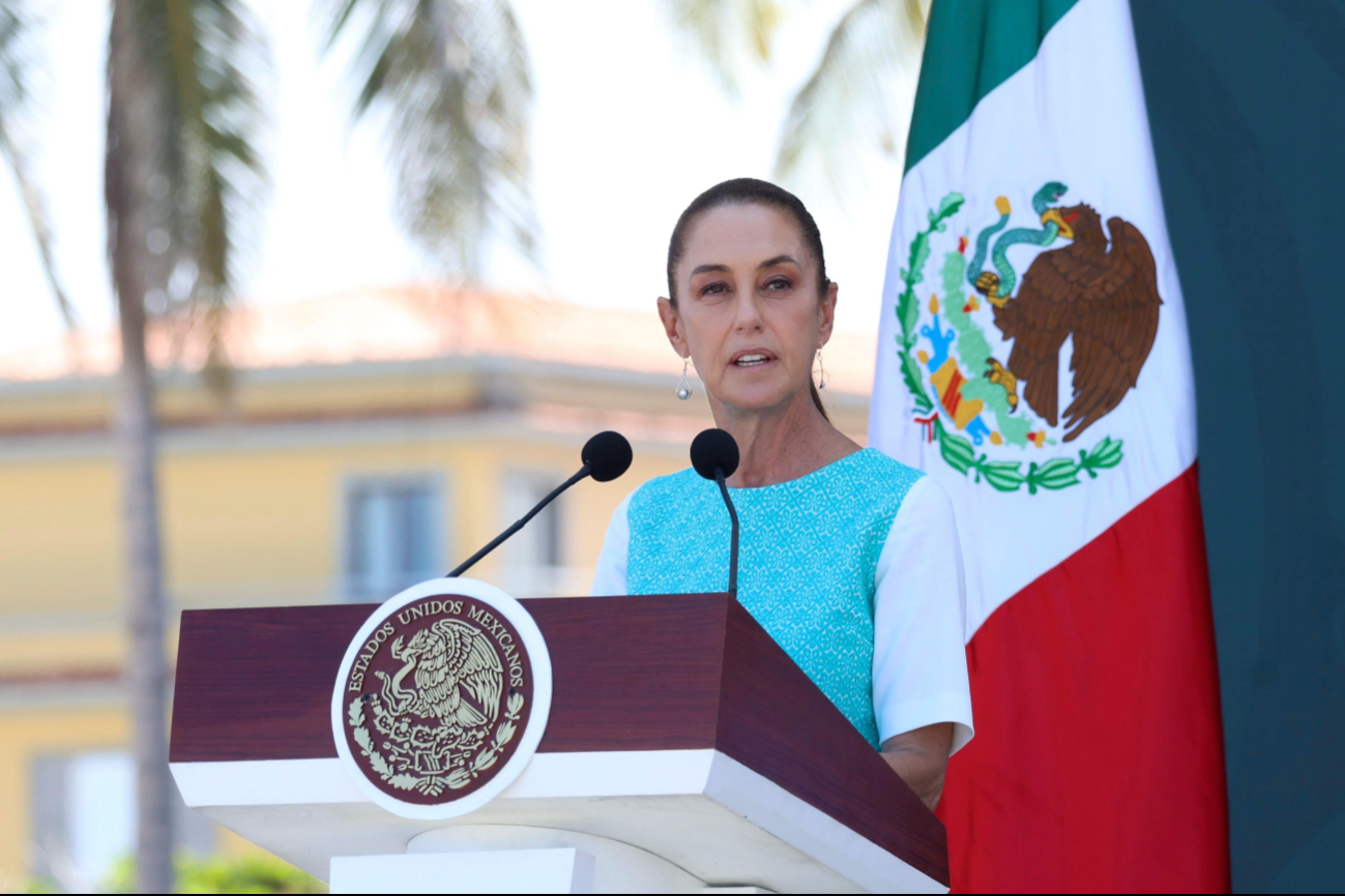 Sheinbaum reconoce a la Armada de México en aniversario 205