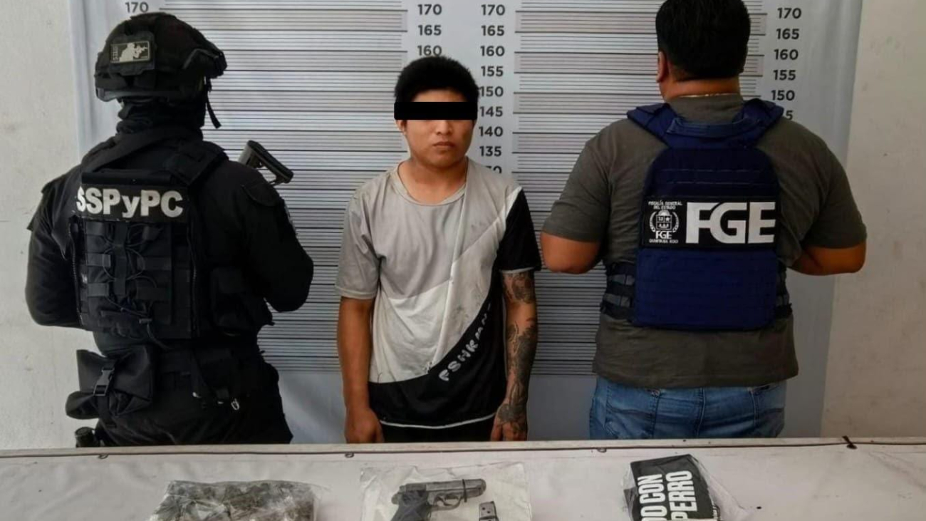 El detenido fue presentado por las autoridades y puesto a disposición.