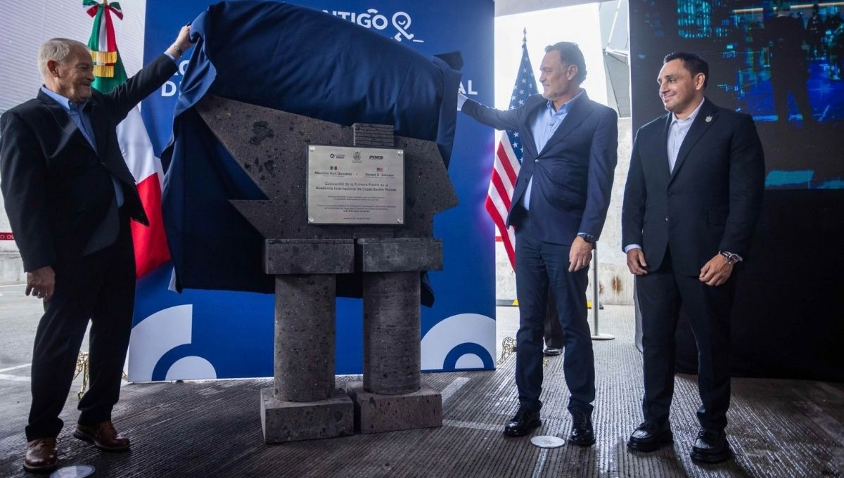 De acuerdo con la SRE, el 25 de septiembre recibió un oficio del Gobierno de Querétaro en el que se notificaba la visita del embajador  Ronald Johnson