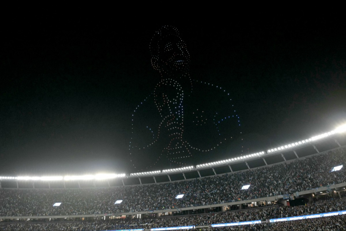 Drones despiden a Messi